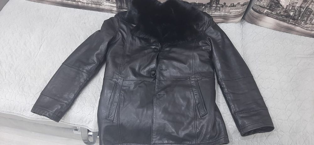 Продам кожаную куртку