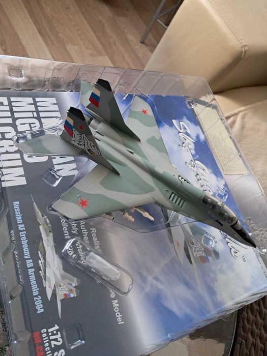 Machete avioane diecast 1/72 preturile in descriere