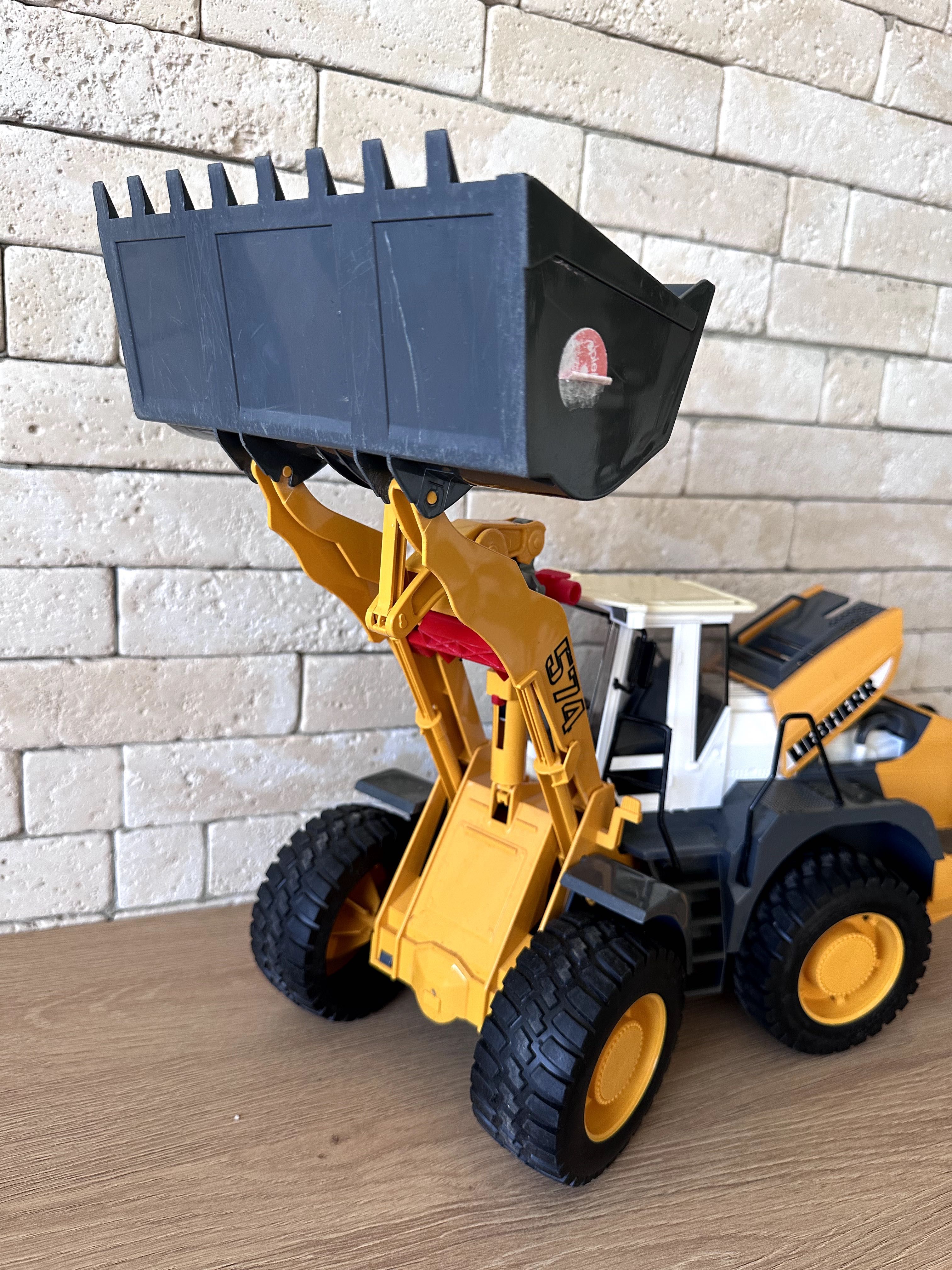 Детски багер LIEBHERR