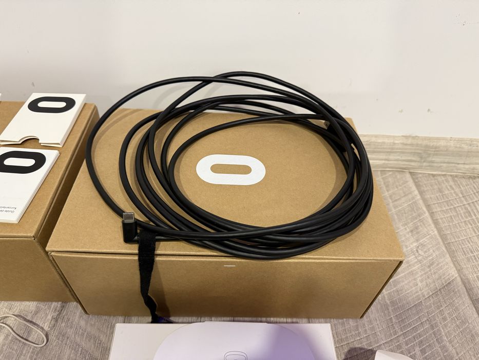 Oculus Quest 2 256gb + аксесоари