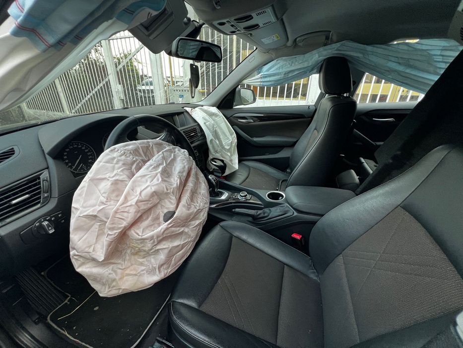 Vand bmw x1 2.0 xdrive 184cp automat AVARIAT