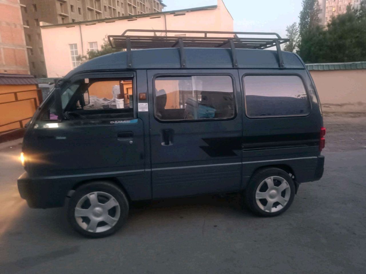 Damas sotiladi 2002 yil metani bor