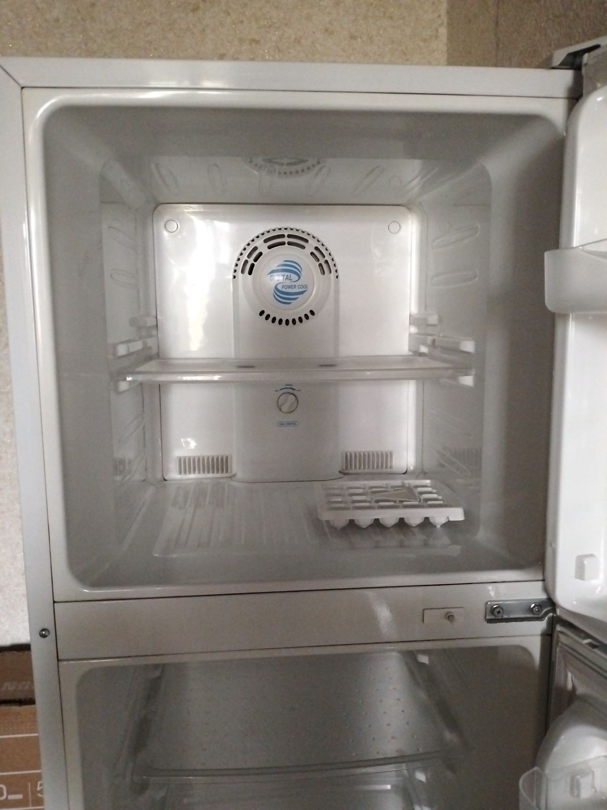 Продаю б/у холодильник