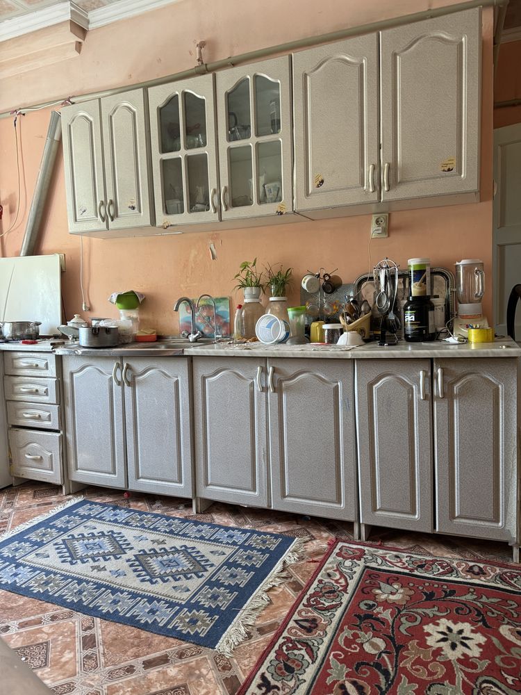 Кухонный шкаф посуды