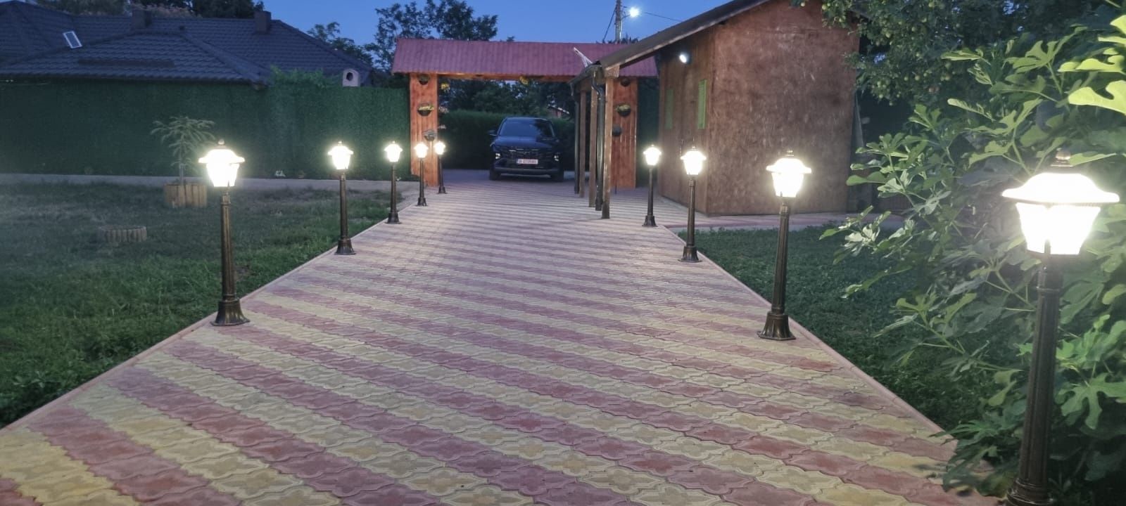 Fabricam pavaje zone rezidențiale model Solzi pavele Montaj borduri