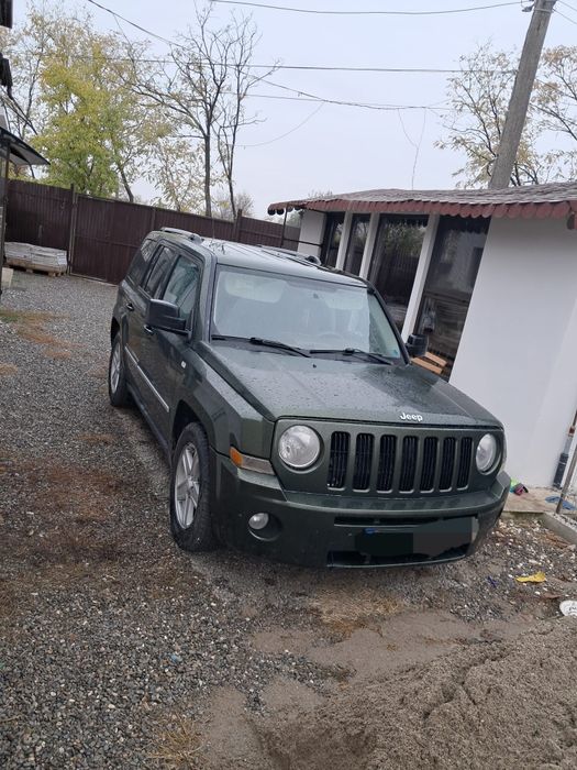 Vând Jeep Patriot