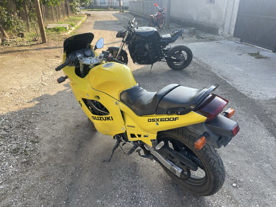 Suzuki gsx-600f…