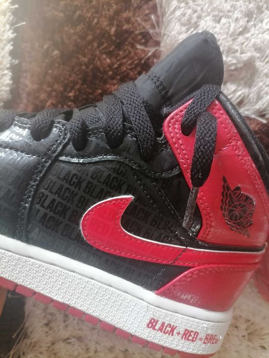 Jordan 1 mid bred mărime 36-37