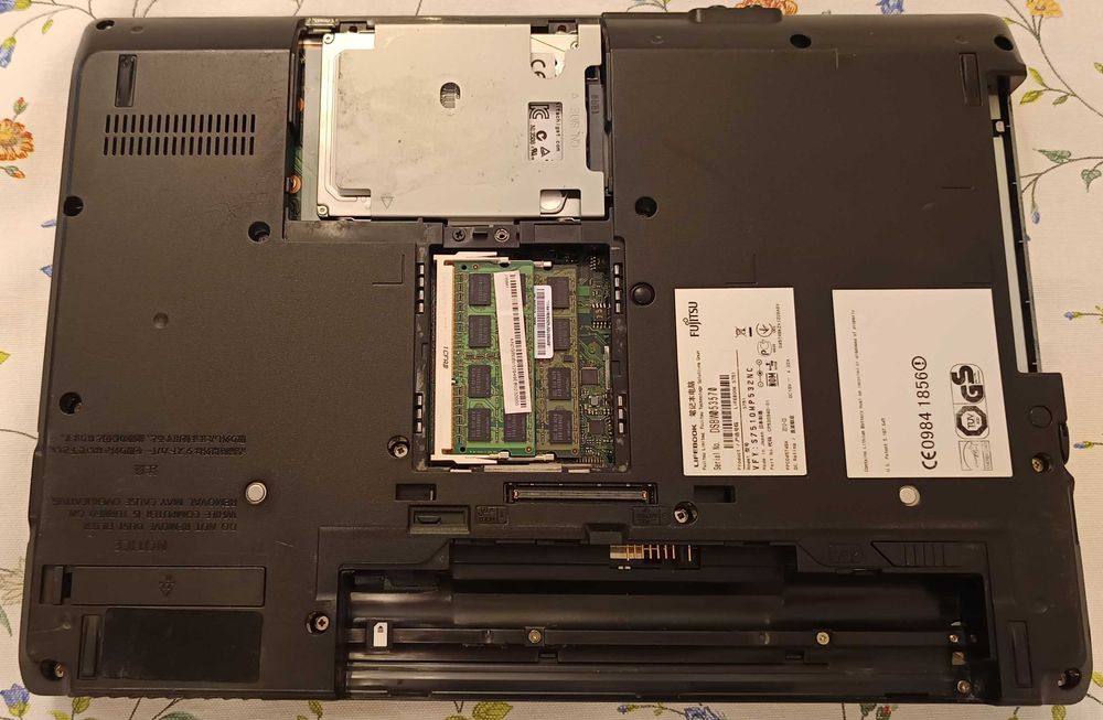 Laptop Fujitsu Lifebook S751 display 15'' Intel I5 2450m Ram 4G DDR3