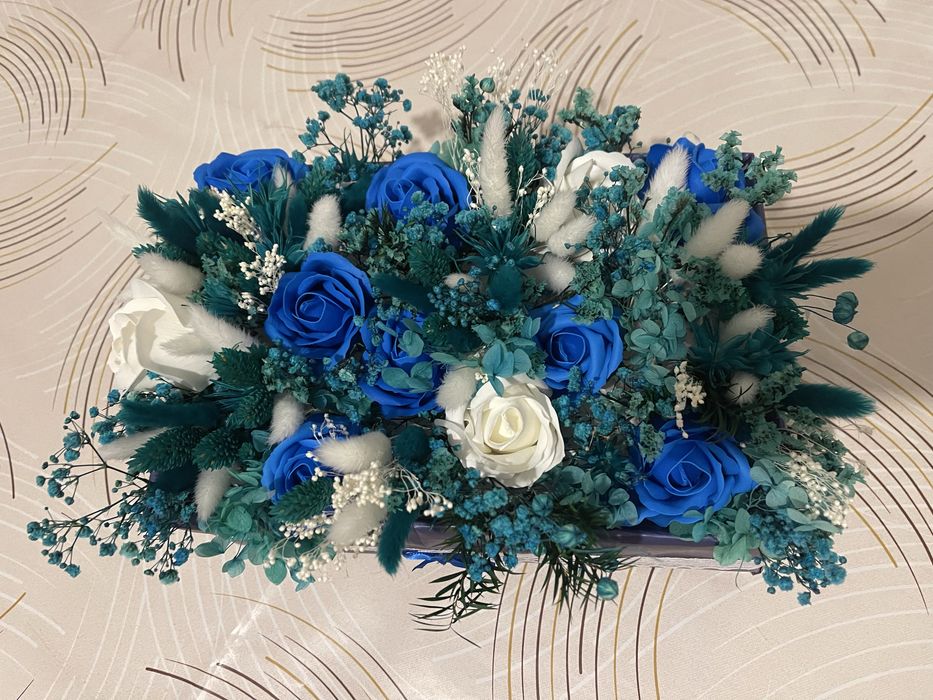 Buchete, ornamente, lumânări…