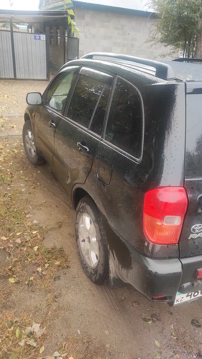 Продам тойоту раф -4