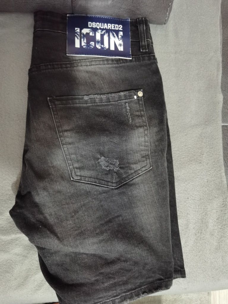 DSQUARED2 в супер състояние