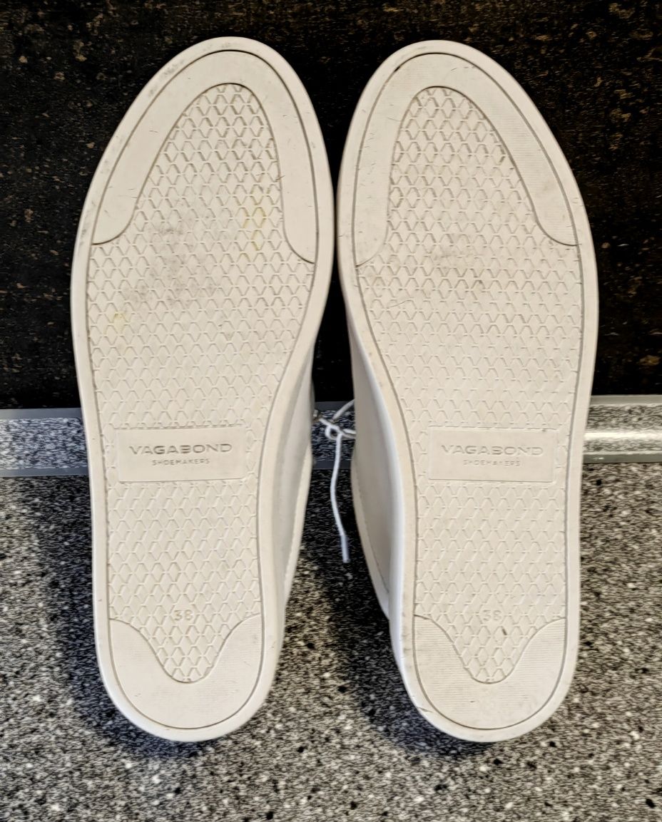 Adidasi / sneakers Vagabond mar. 38