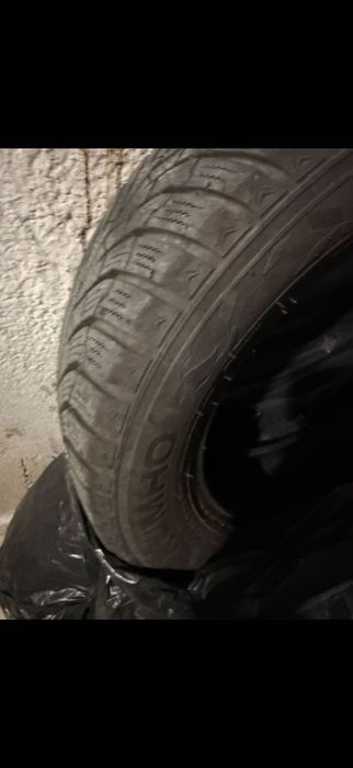 4 броя зимни гуми Kumho 185/65/15