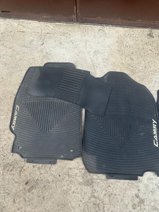 От камри  ковры для машины