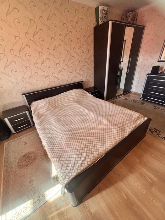 Кровать двуспальная без матраса