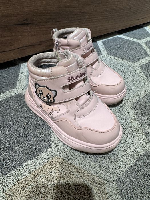 Отдам бесплатно детская обувь