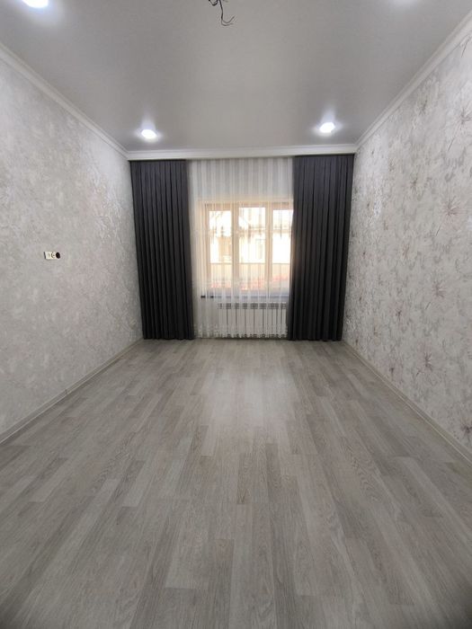 Лимонаий  Продается дом с участком. 2,5 соток. 2-уровня дом.