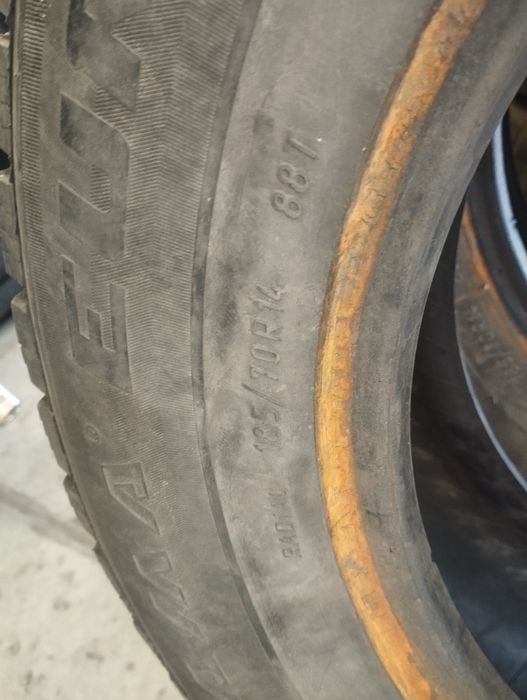 Продам б/у шины 2 шт