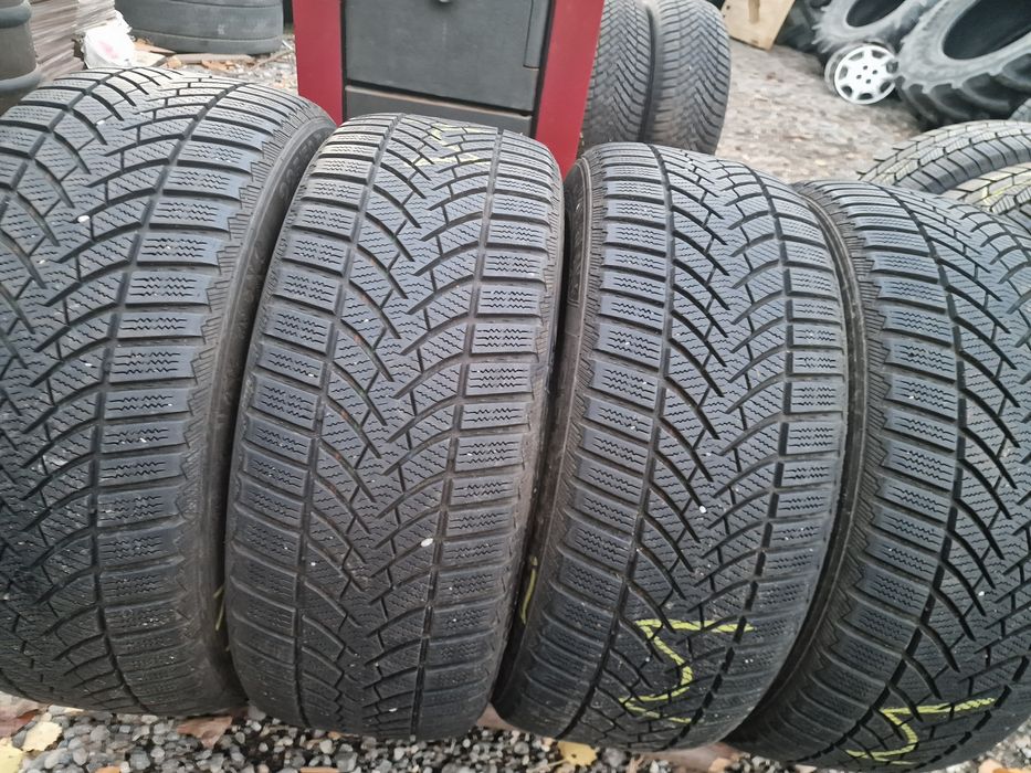 Anvelope 225/50R17 marca Semperit, DOT 2018, 8 mm