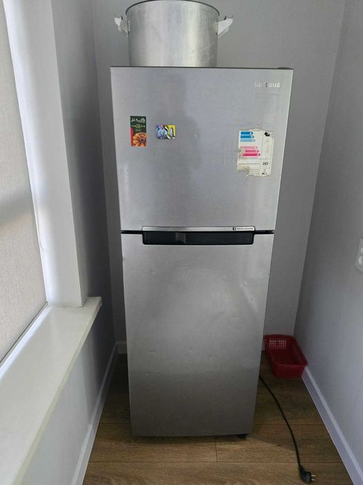 Холодильник Самсунг 2012 года