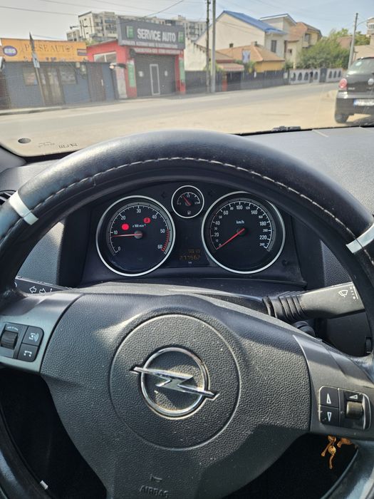 Vând Opel Astra H