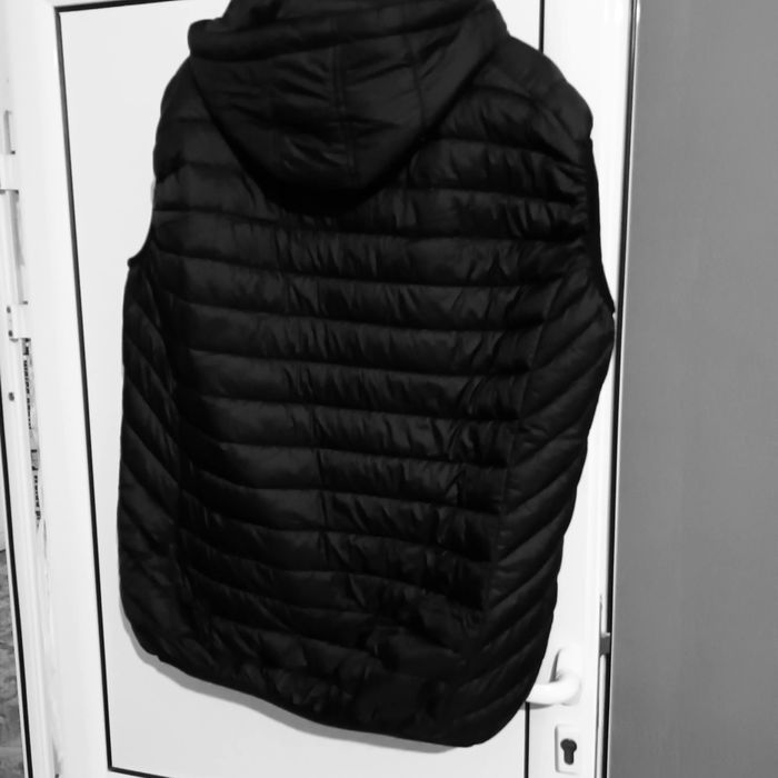 Мъжки  елек с  качулка