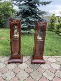 Doua stative/vitrine din lemn cu ornamente bronz