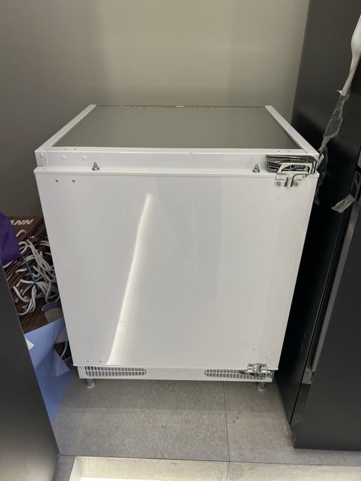 Встраиваемый мини - холодильник Hofmann