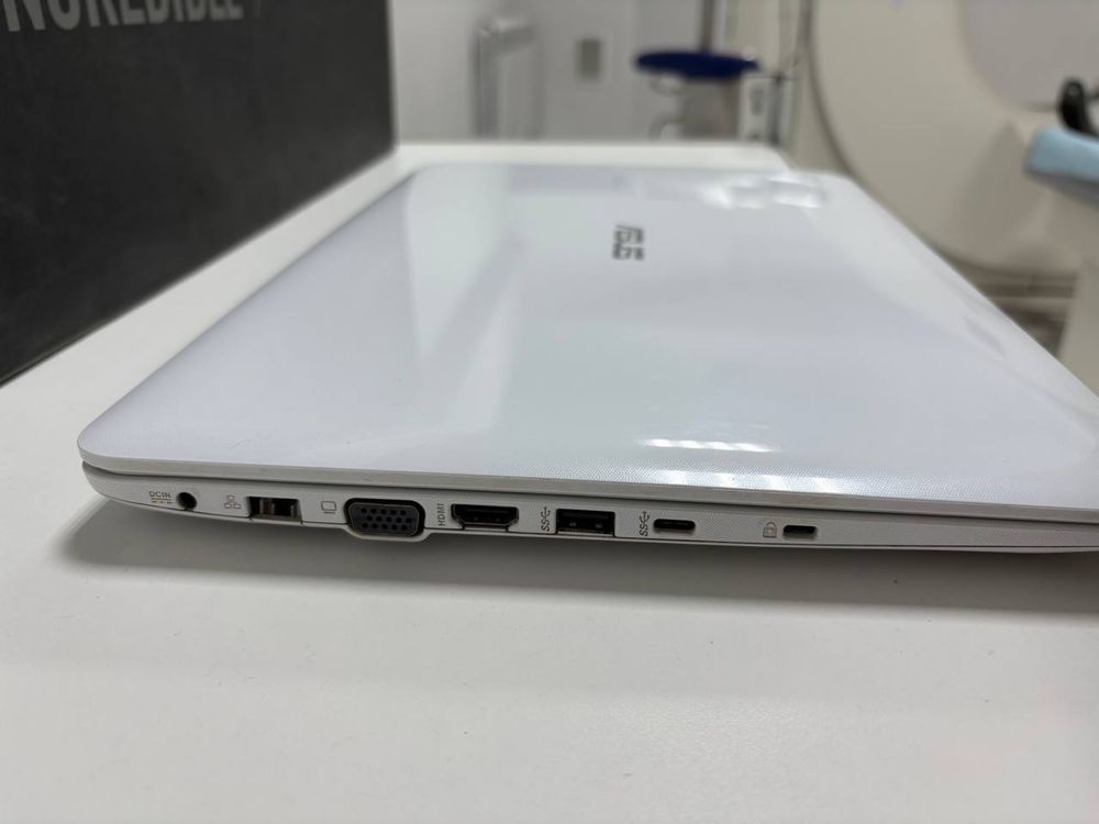 Продам ноутбук срочно Asus