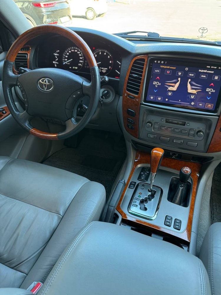 Toyota Land Cruiser 100