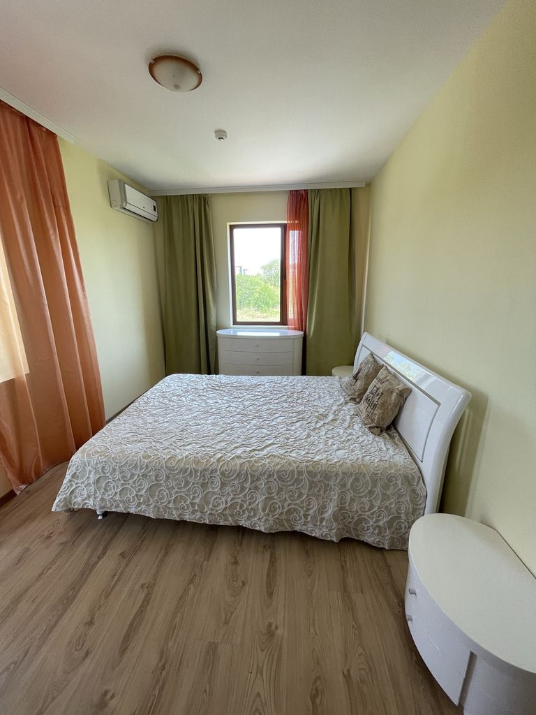 Продава се Тристаен апартамент в Обзор - 89 кв.м за 888 €/кв.м - Снимка #4