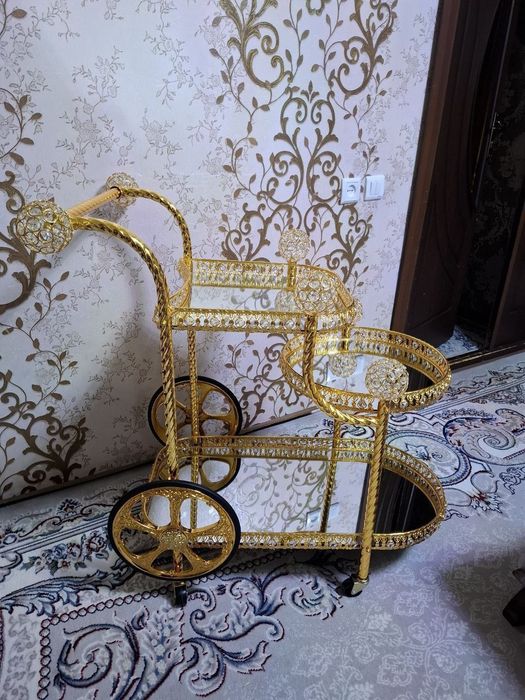 Столик гостевой новый