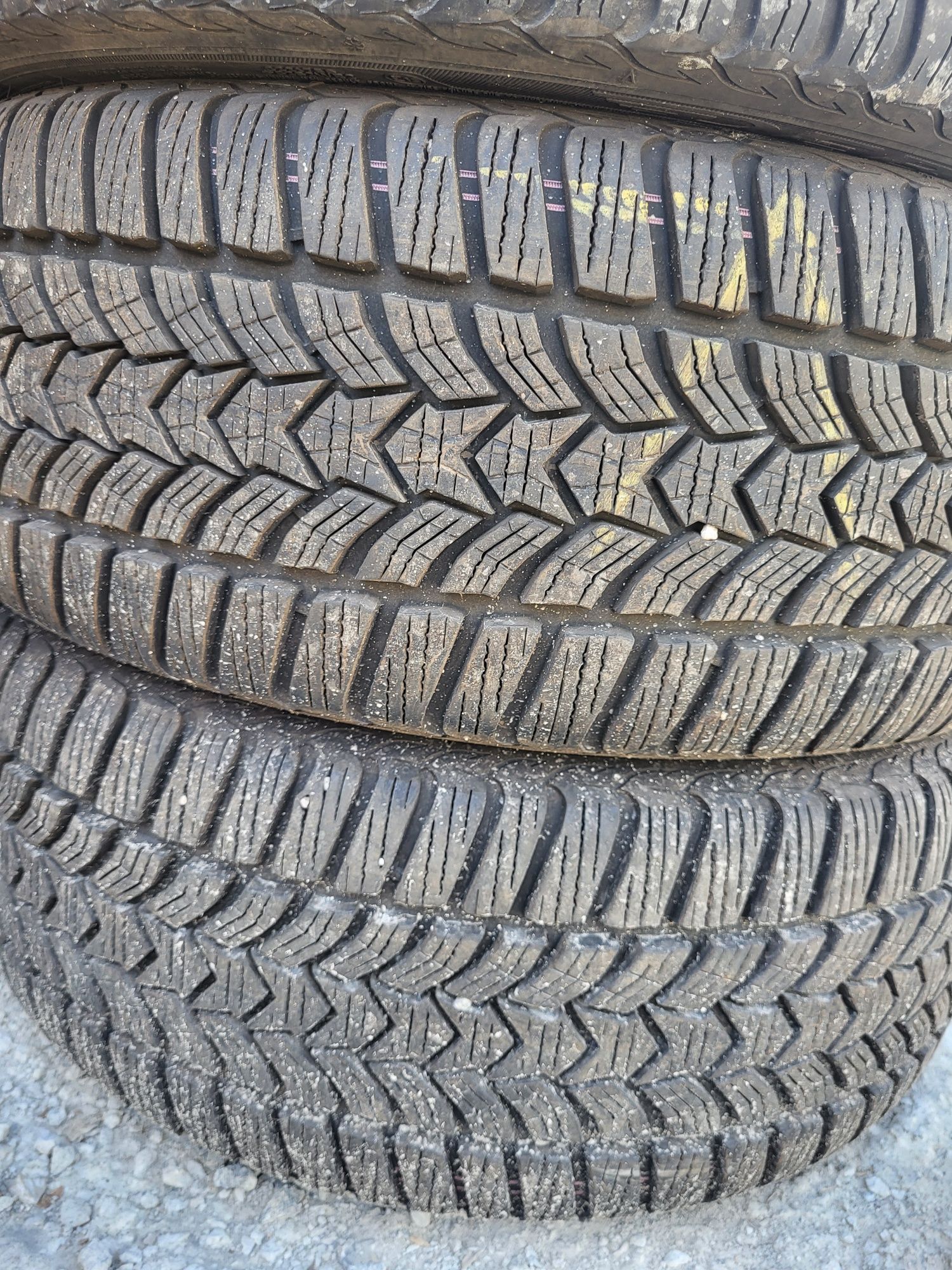 4 бр 225/40/18 Debica зимни гуми