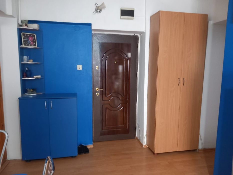 Apartament de inchiriat, peste strada de CN "Spiru Haret"