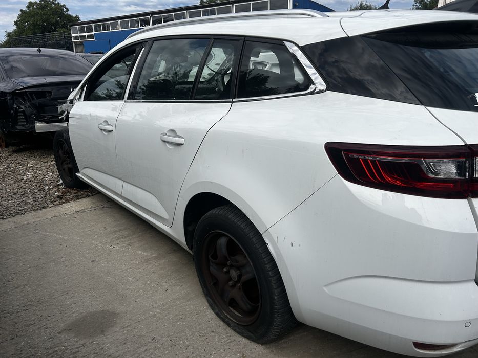 Ușă stânga față  Renault Megane 4 break