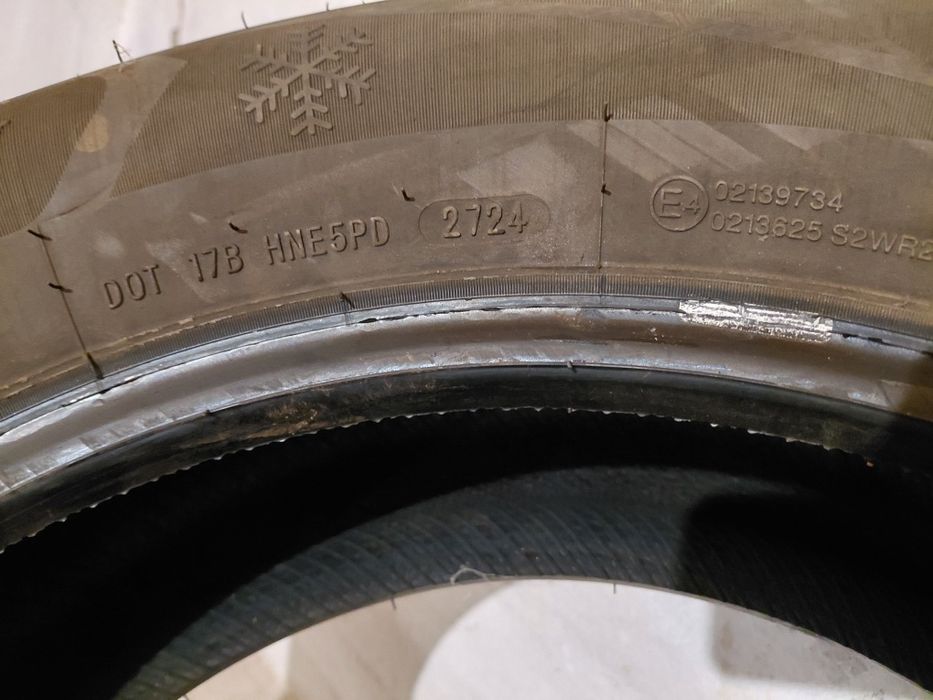 Зимний шыний почти новый