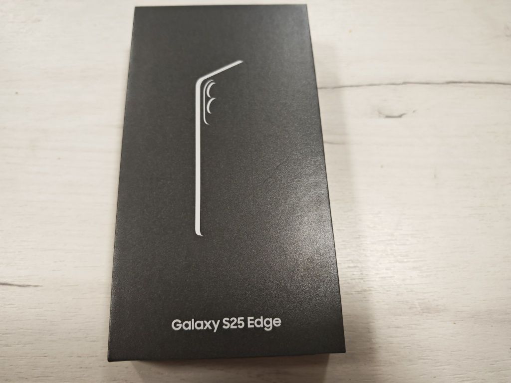Чисто нов Samsung Galaxy S25 Edge 5G 12GB RAM 512 GB