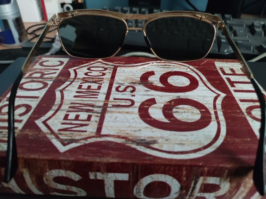 Стилни слънчеви очила