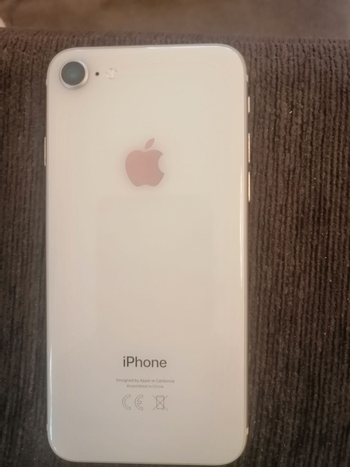 IPhone 8, gold rose 64 Gb