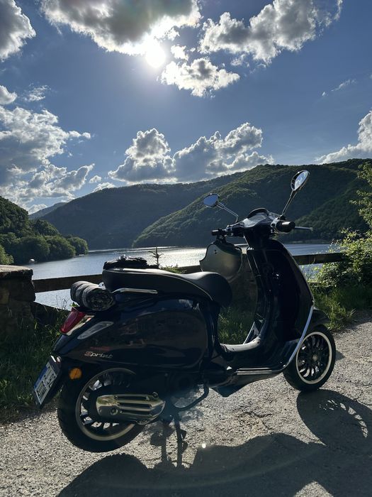 Vând Vespa Sprint 50cc, 2018, 2000 km!
