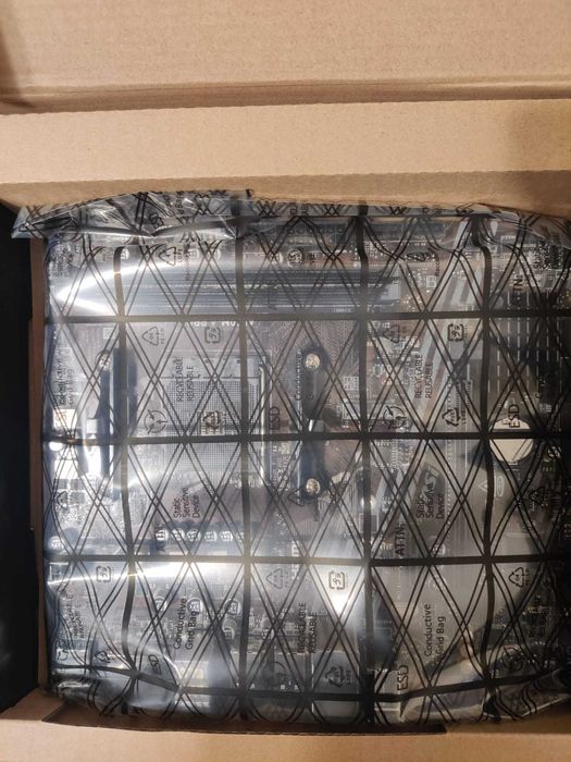 Kit  MSI A520 noua + ryzen 1700x peste i5 10500 + 16gb ddr4 +ssd