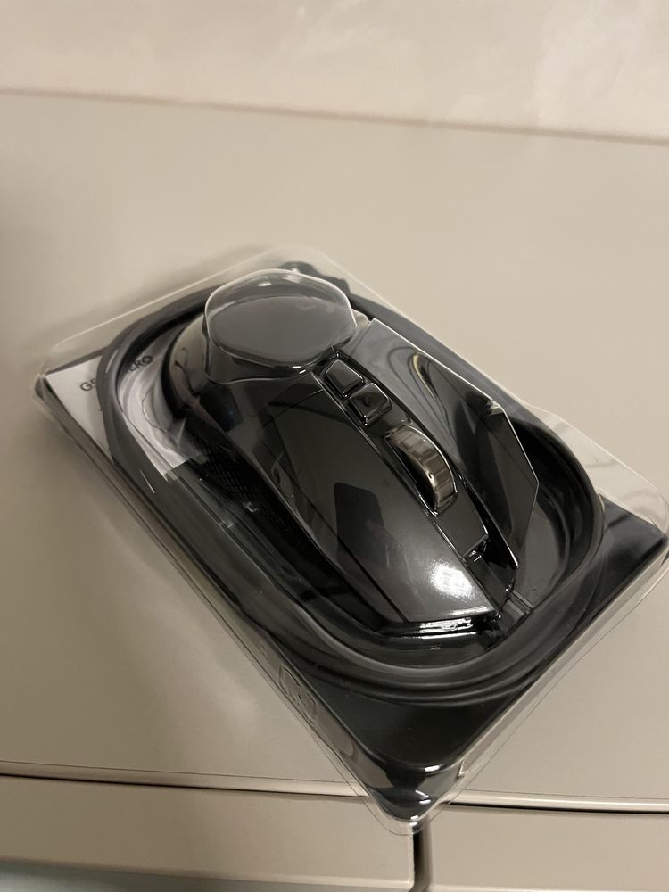 Mouse logitech G502 încă în garanție