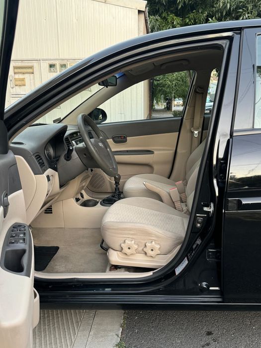 Hyundai accent 2009