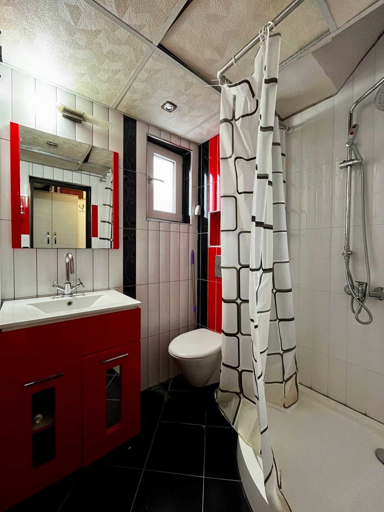 Дава се под наем Двустаен апартамент в Бургас, Изгрев - 62 кв.м за 408 € - Снимка #12