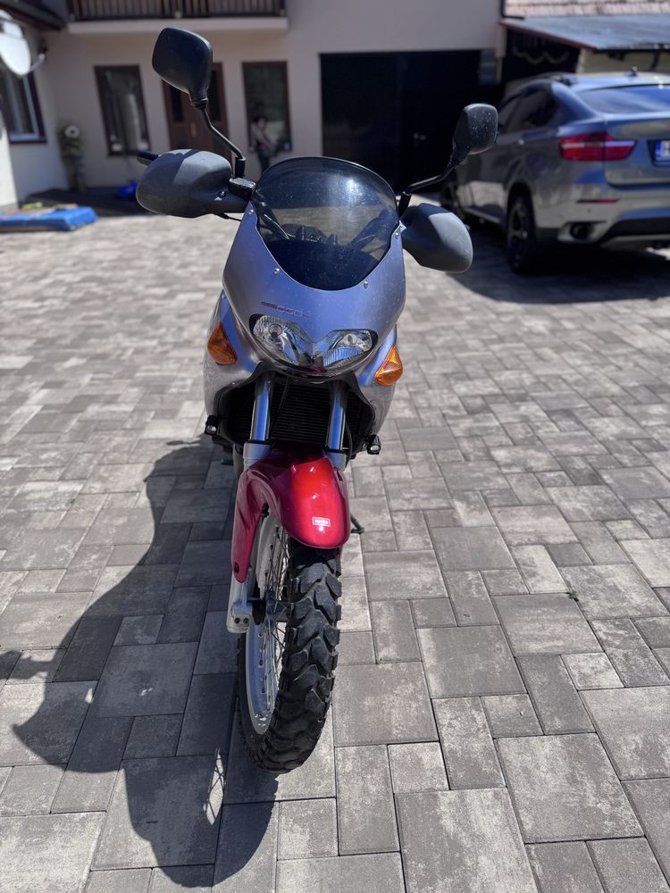 Motocicleta aprilia pegaso