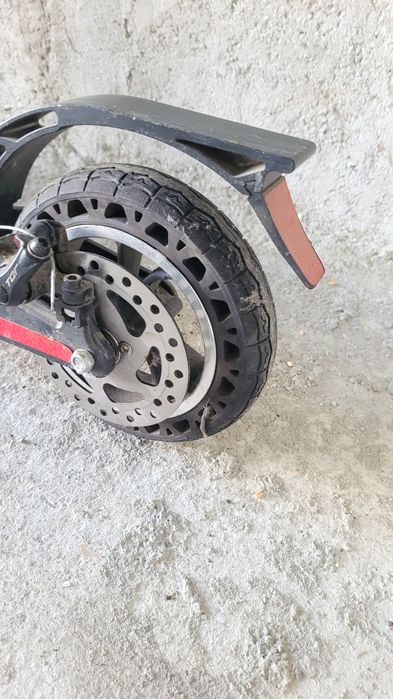 Trotinetă electrică – 500 lei negociabil

Vând trotinetă