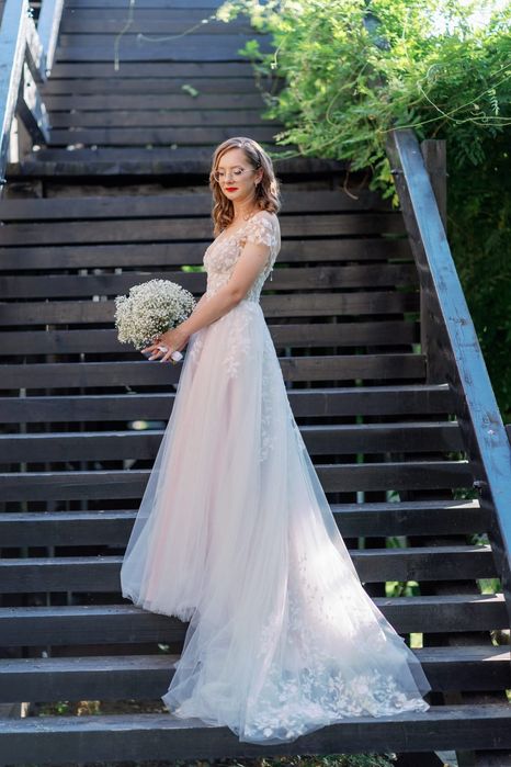 Vând rochie de mireasa model deosebit.