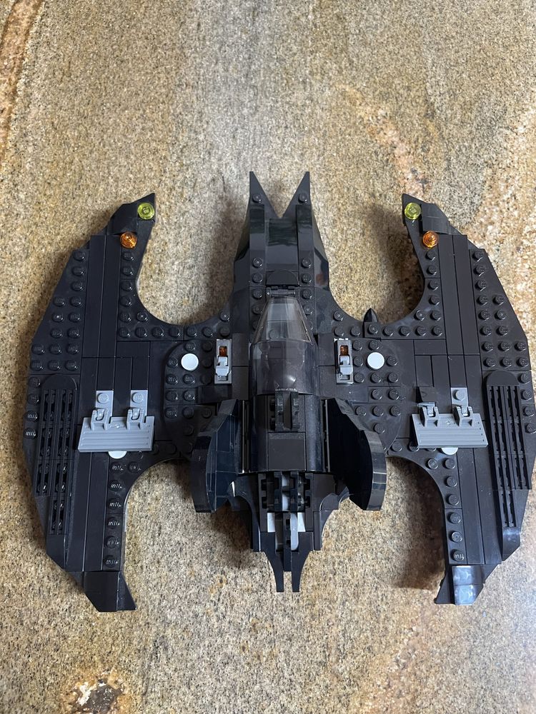 Set Lego 76265 - Batwing Batman contra Joker