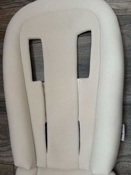 Продавам подложка за новородено за количка  Cybex newborn nest